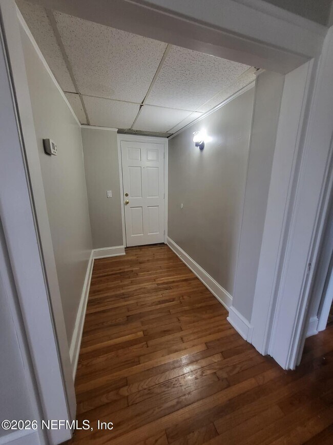 Building Photo - 1310 Willow Branch Ave