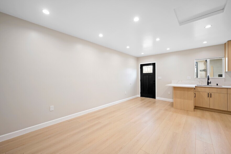 Building Photo - 7727 Gentry Ave