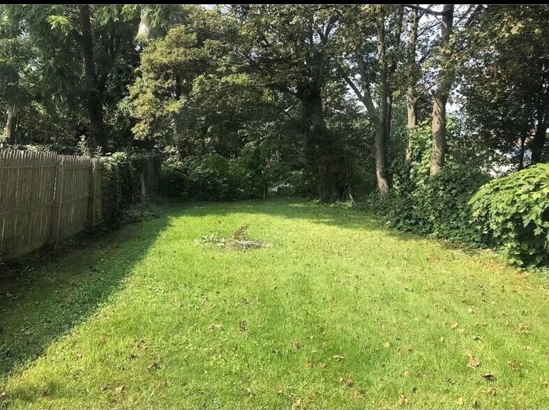 Building Photo - 64 Ontario St