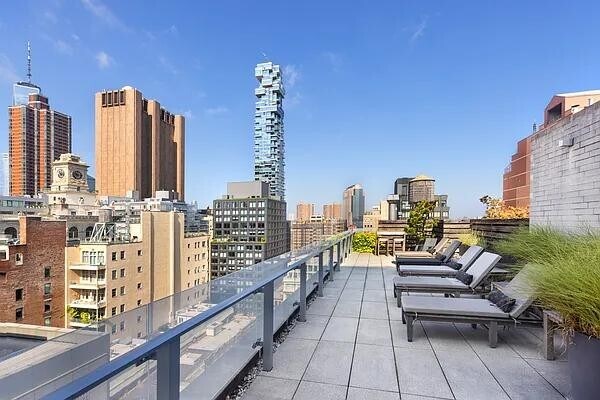 Building Photo - 50 Franklin St