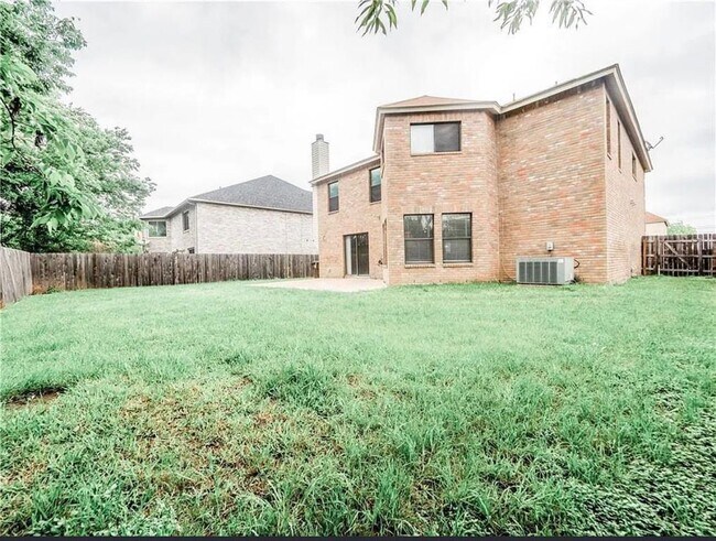 Building Photo - 1173 Forest Bluff Trail