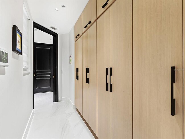 Building Photo - 6427 Moorings Point Cir
