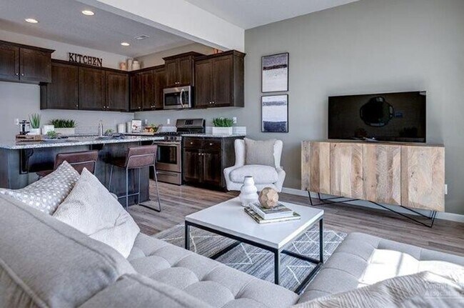 Building Photo - Newer SE 3 Bdrm House, All Appliances incl W/D, Air Cond, Community Pool, Double Garage