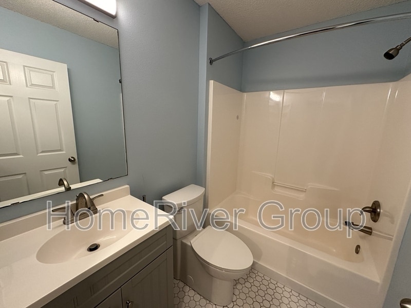 Building Photo - 7982 Stonebrook Dr