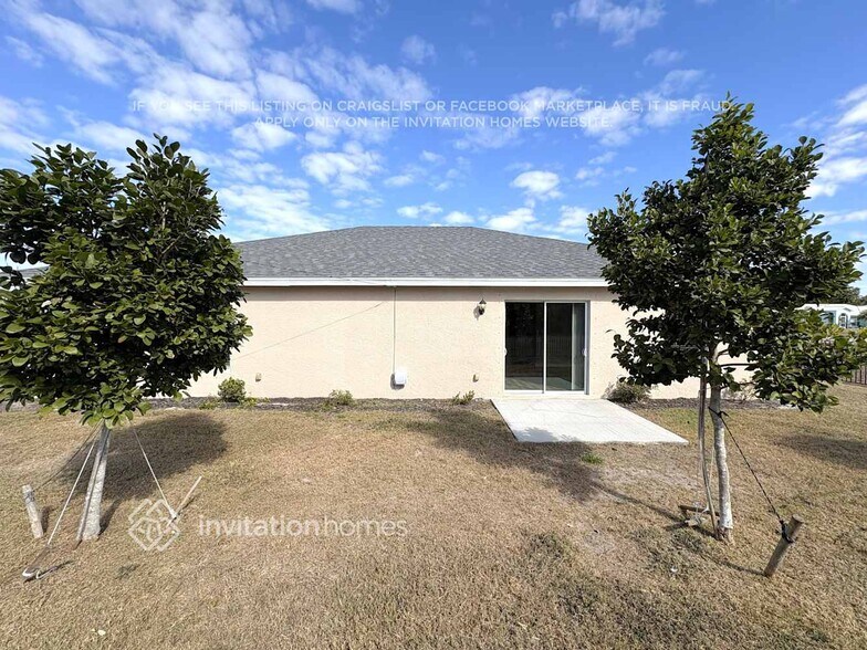 Building Photo - 25061 Doredo Dr