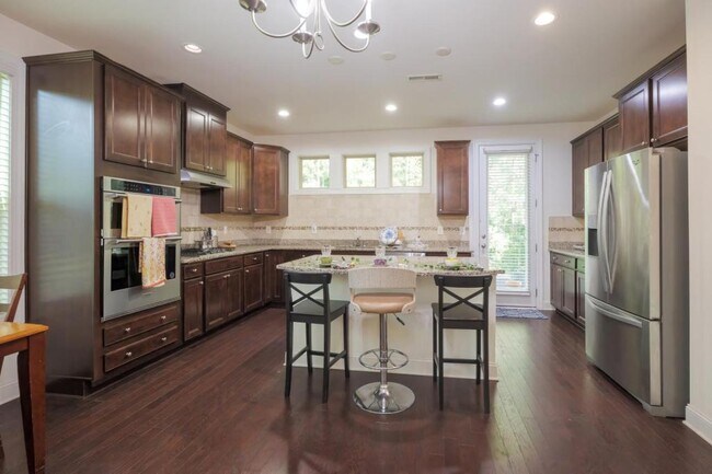 Building Photo - 411 Alamosa Pl