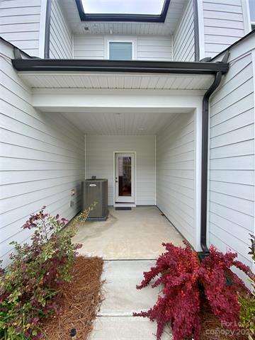 Building Photo - 22024 Lani Dr