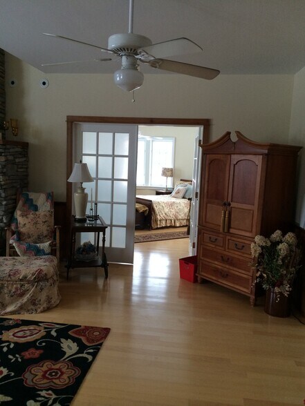 Building Photo - 369 Etna Rd