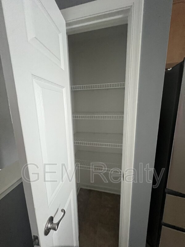 Building Photo - 7120 Azalea Dr