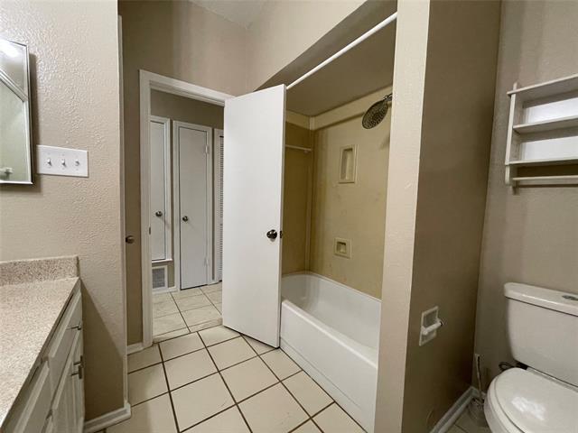 Building Photo - 2021 Parkside Ct