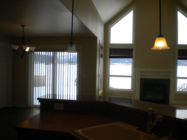 Building Photo - Near Sac Middle school and Morning Star Elem