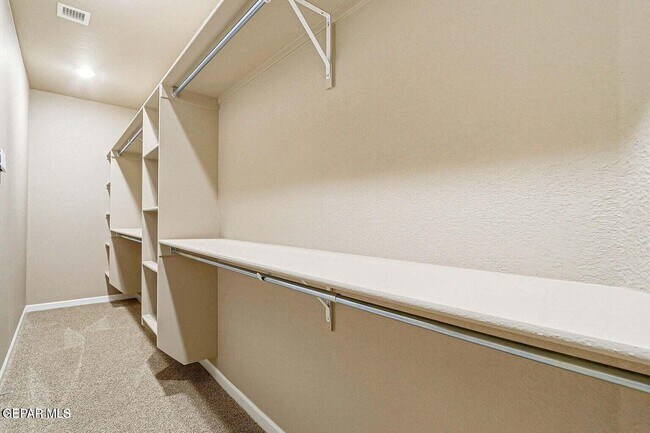 Building Photo - 5933 Ruidoso Downs St