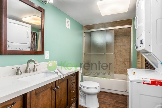 Building Photo - Beautiful 4-Bedroom Home with Fenced Yard ...