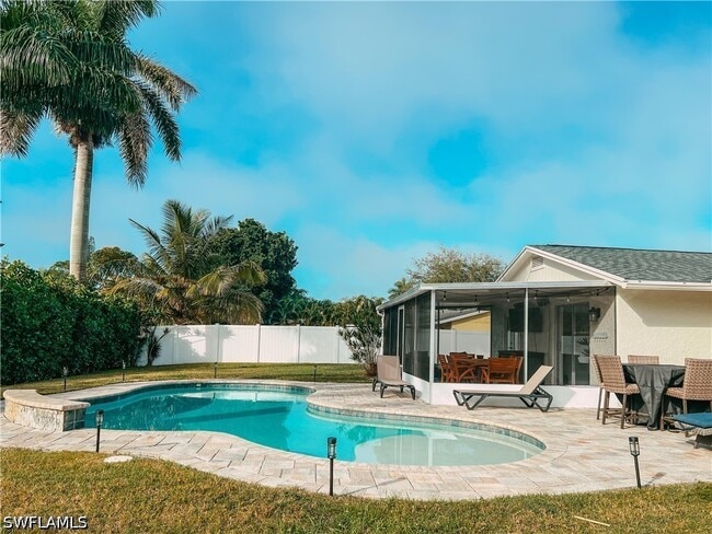 Building Photo - 2680 Longboat Dr