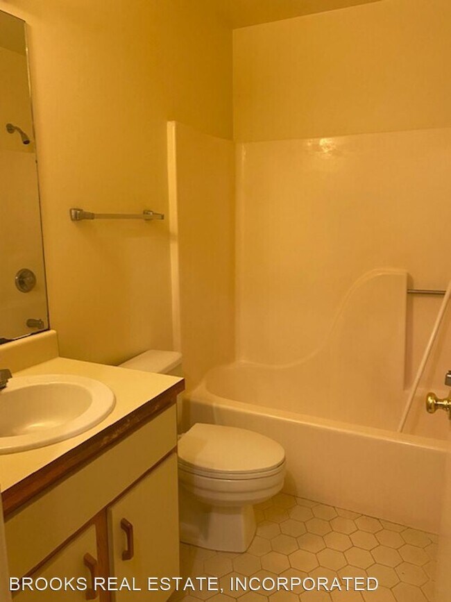 Building Photo - 3 br, 2 bath House - 116 Sharps Road