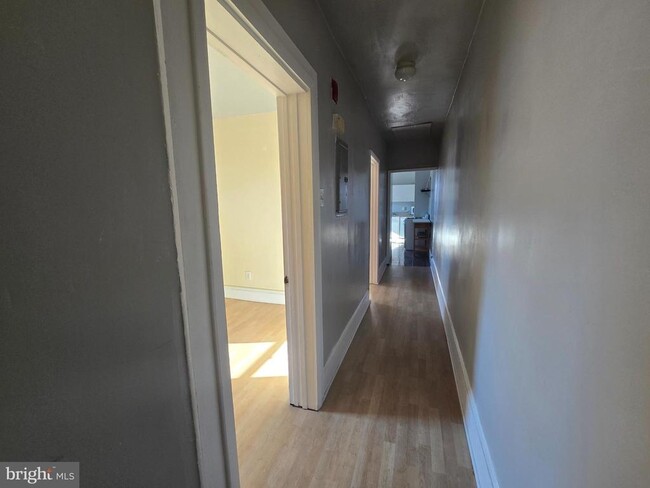 Building Photo - 212 S 45th St