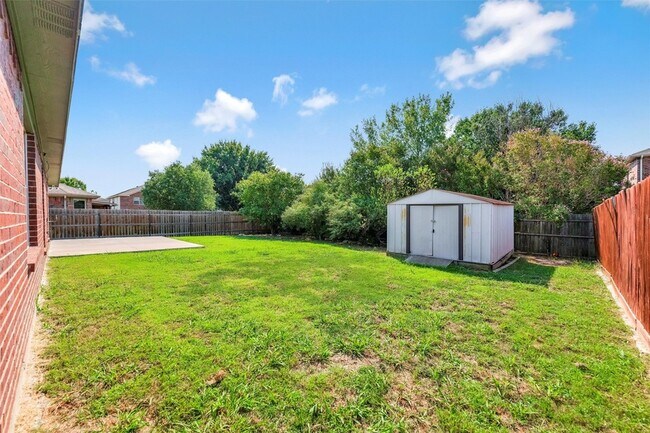 Building Photo - 1624 Appaloosa Dr
