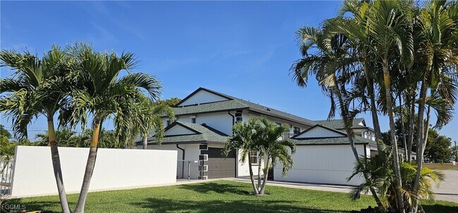 Building Photo - 1519 Cape Coral Pkwy W