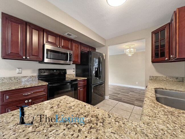 Building Photo - 11007 Summer Dr