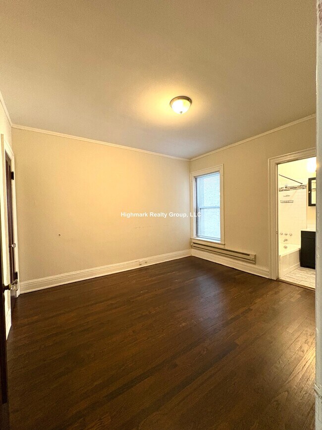 Building Photo - 945 Judson Ave