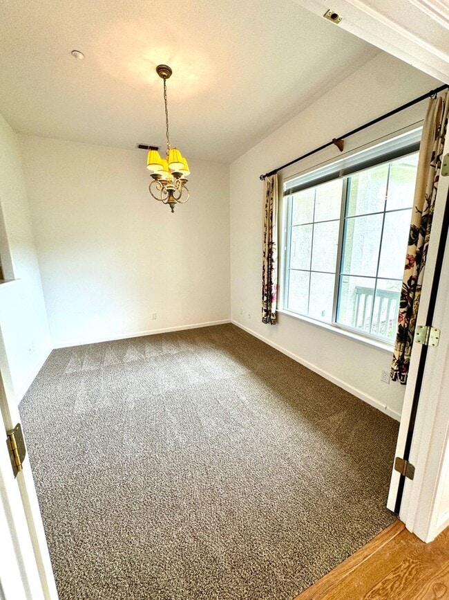 Building Photo - Adult 55+ Lovely Home in Springfield @ Whi...