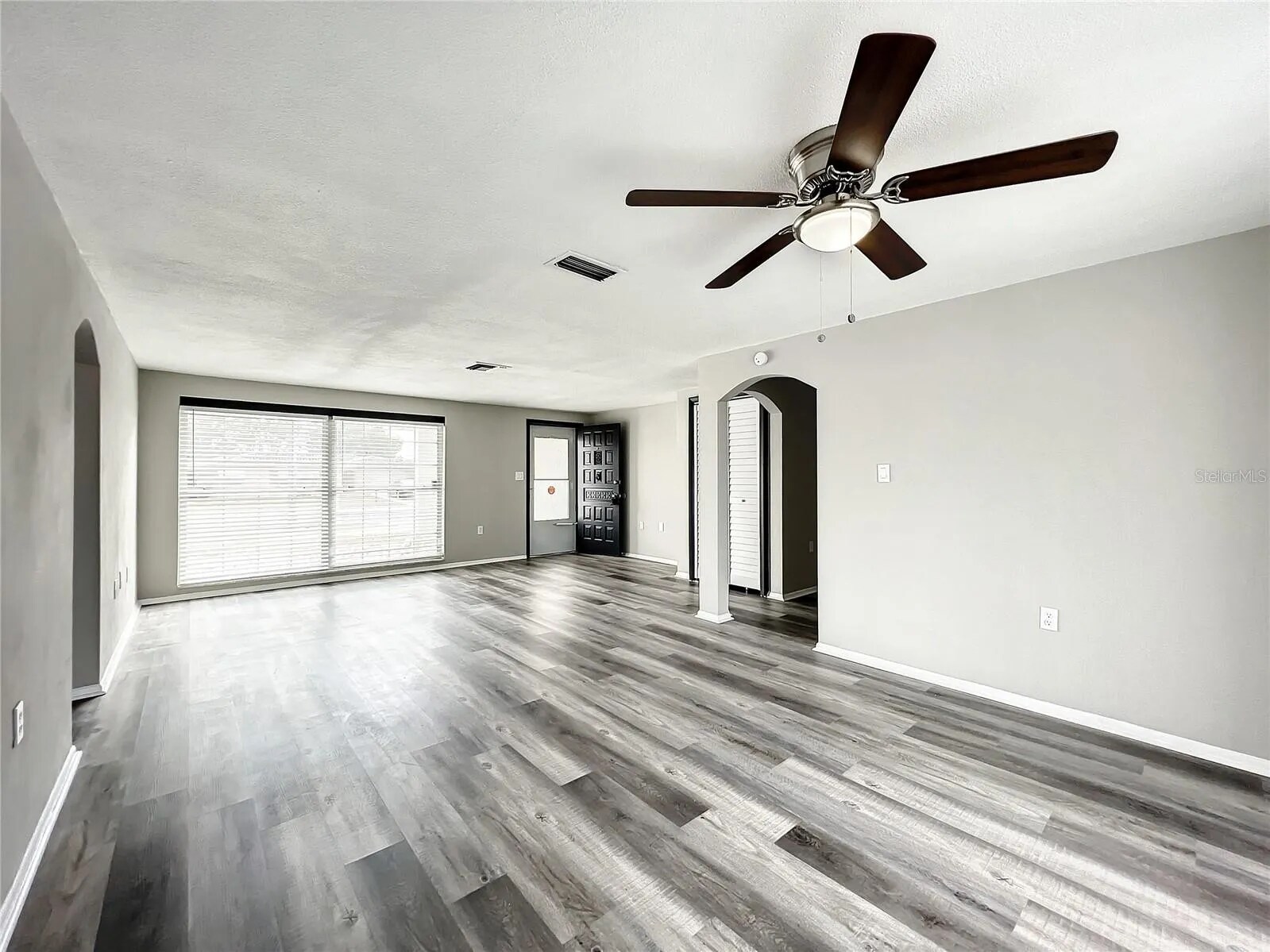 Entryway - 10125 Regency Park Blvd