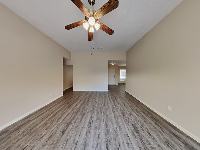 Building Photo - 18203 Gravenhurst Ln