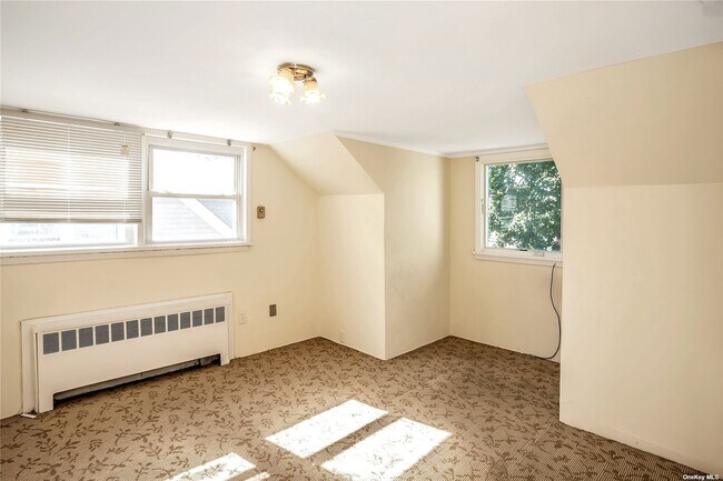 Building Photo - 713 Foch Blvd