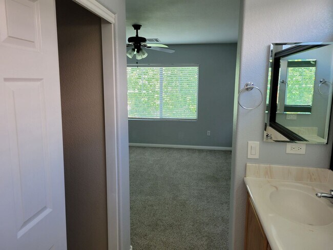 Building Photo - Beautiful SW home Annual Ridge