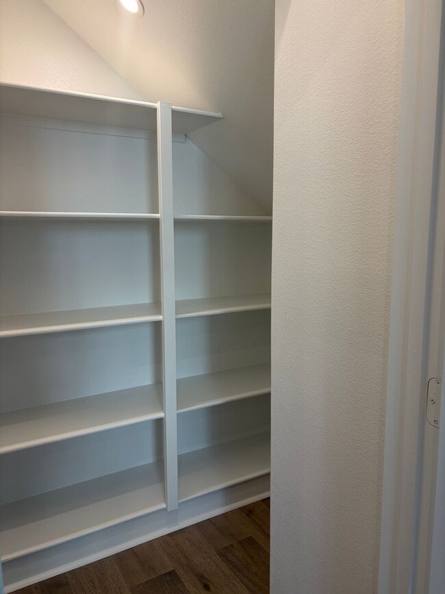Building Photo - 40100 Campos Elegantes
