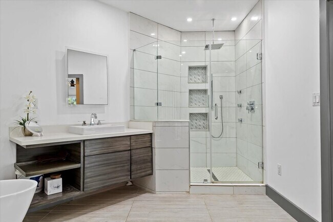 Building Photo - 30400 Highland Blvd