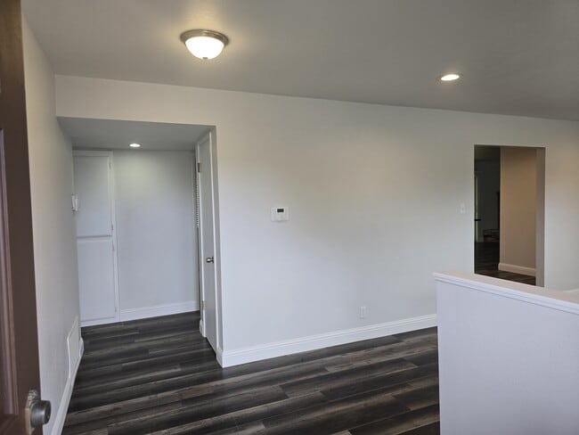 Building Photo - 7990 Glenbar Way