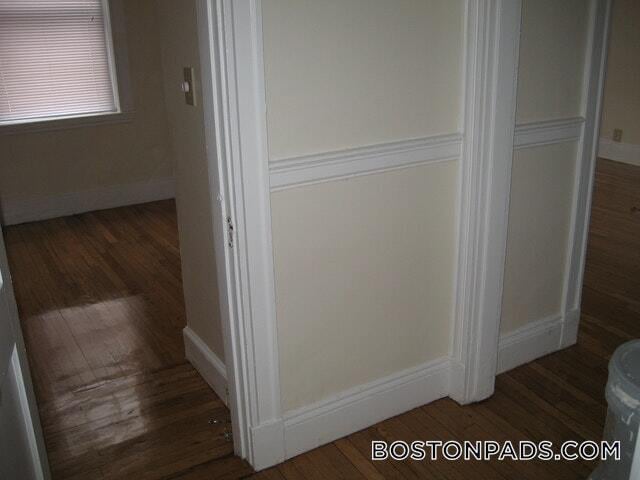 Building Photo - 1572 Commonwealth Ave