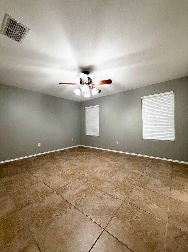 Building Photo - 11111 Revilla Dr