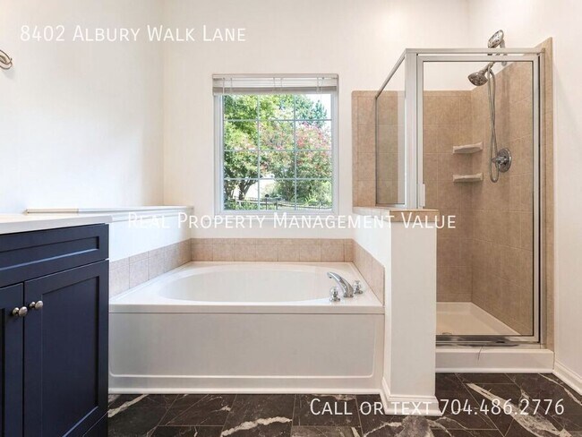 Building Photo - 8402 Albury Walk Ln