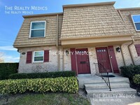 Building Photo - Available NOW! Charming 2-Bedroom Condo in...