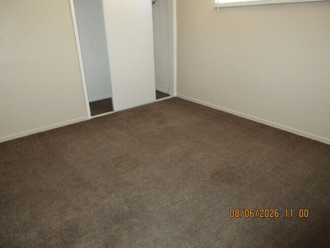 Building Photo - 437 Oasis Dr