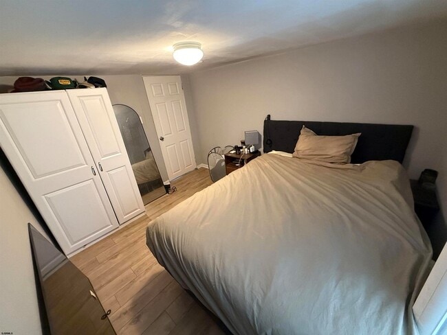 Building Photo - 105 N Richards Ave