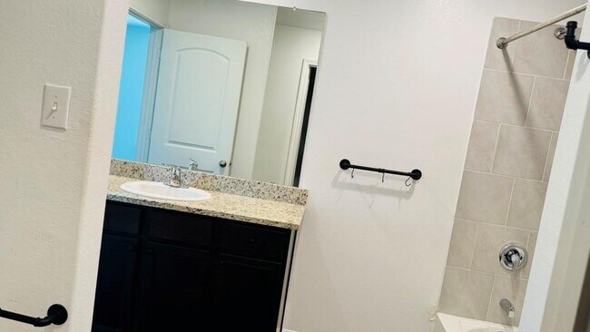 Building Photo - 132 Maywood Ln