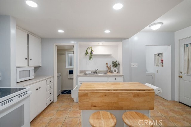 Building Photo - 832 Cypress Ave