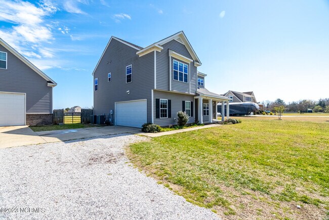 Building Photo - 101 E Point Estates Ct