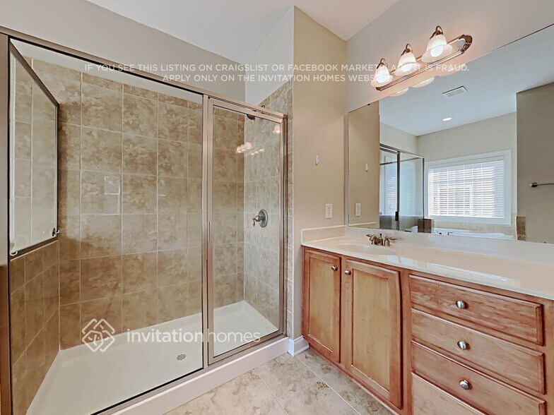 Building Photo - 8426 Fairlight Dr