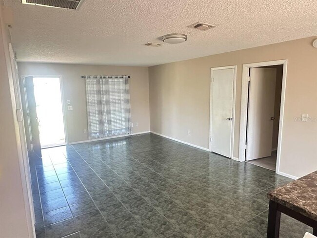 Building Photo - 106 Toluca Dr