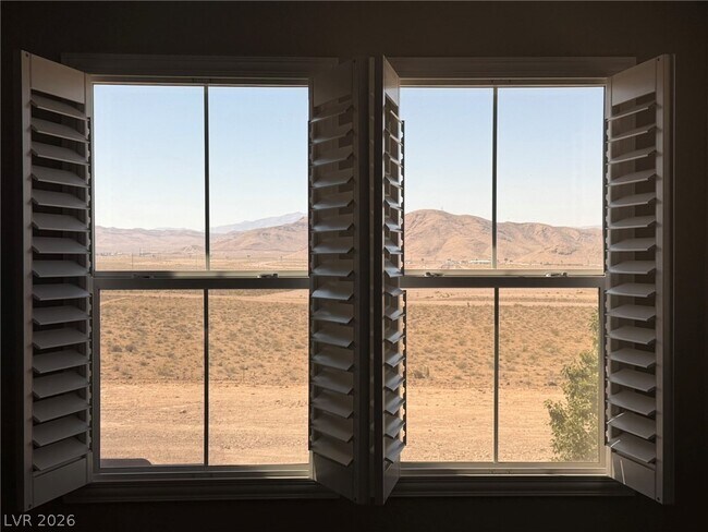 Building Photo - 2283 Teatro Ave