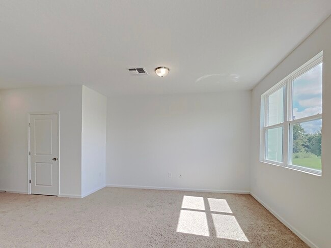 Building Photo - 703 Madison Dr