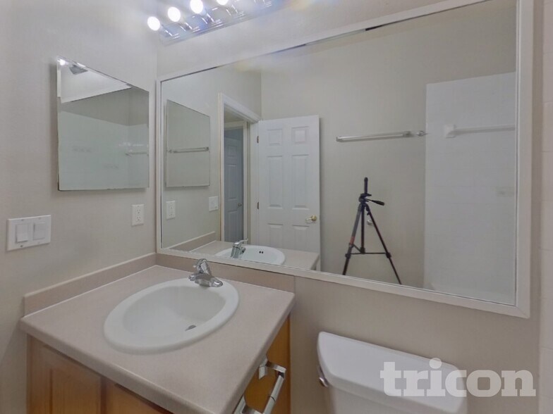 Building Photo - 4907 Cape Hatteras Dr