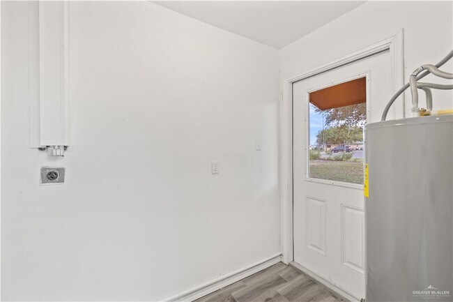 Building Photo - 22 Vista Hermosa St