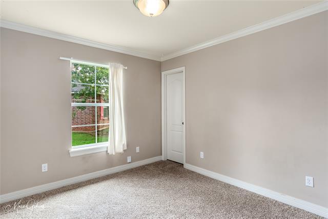 Building Photo - 304 Avondale Ln