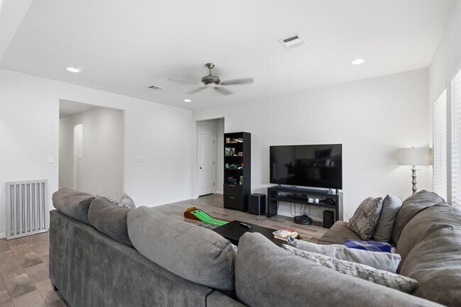 Building Photo - 12017 Texana Trl