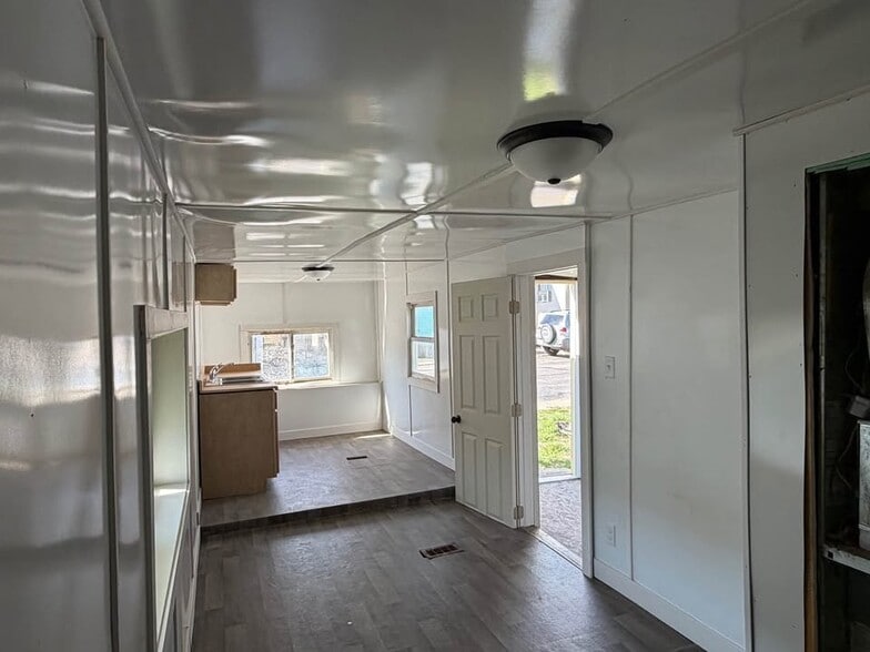 Building Photo - 2825 SE 14th St